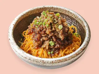 우삼겹 비빔멘 - 9,000 추천 메뉴 사진